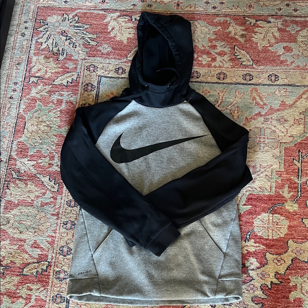 Nike Men's Black and Gray Sweatshirt